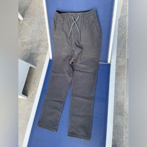 Lululemon men’s dark gray utilitech pants